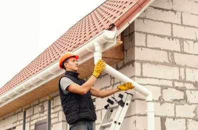 Pose et remplacement de gouttières au Crouzet